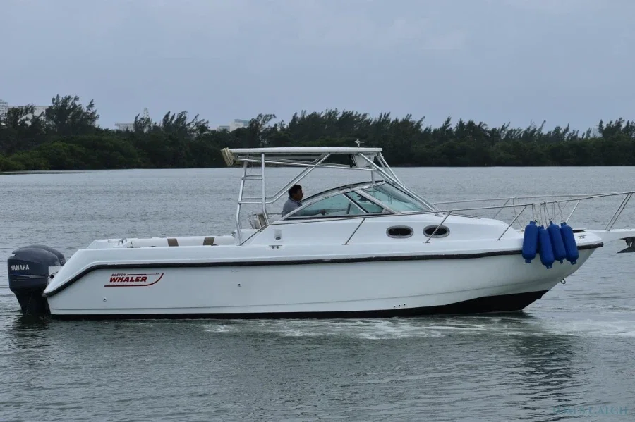 Boston Whaler Conquest 28’