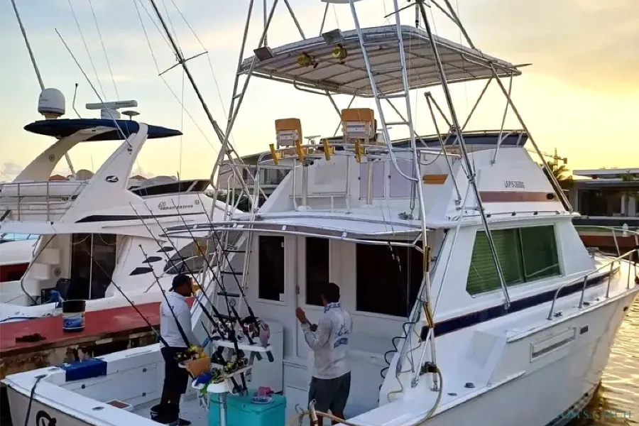 SeaRay 40 Ft Express Cruiser